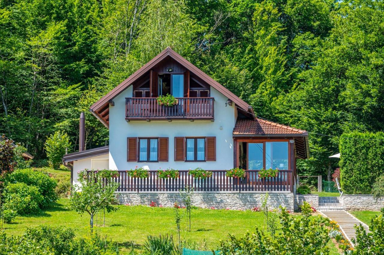 Holiday Home Mare Near River Karlovac Extérieur photo