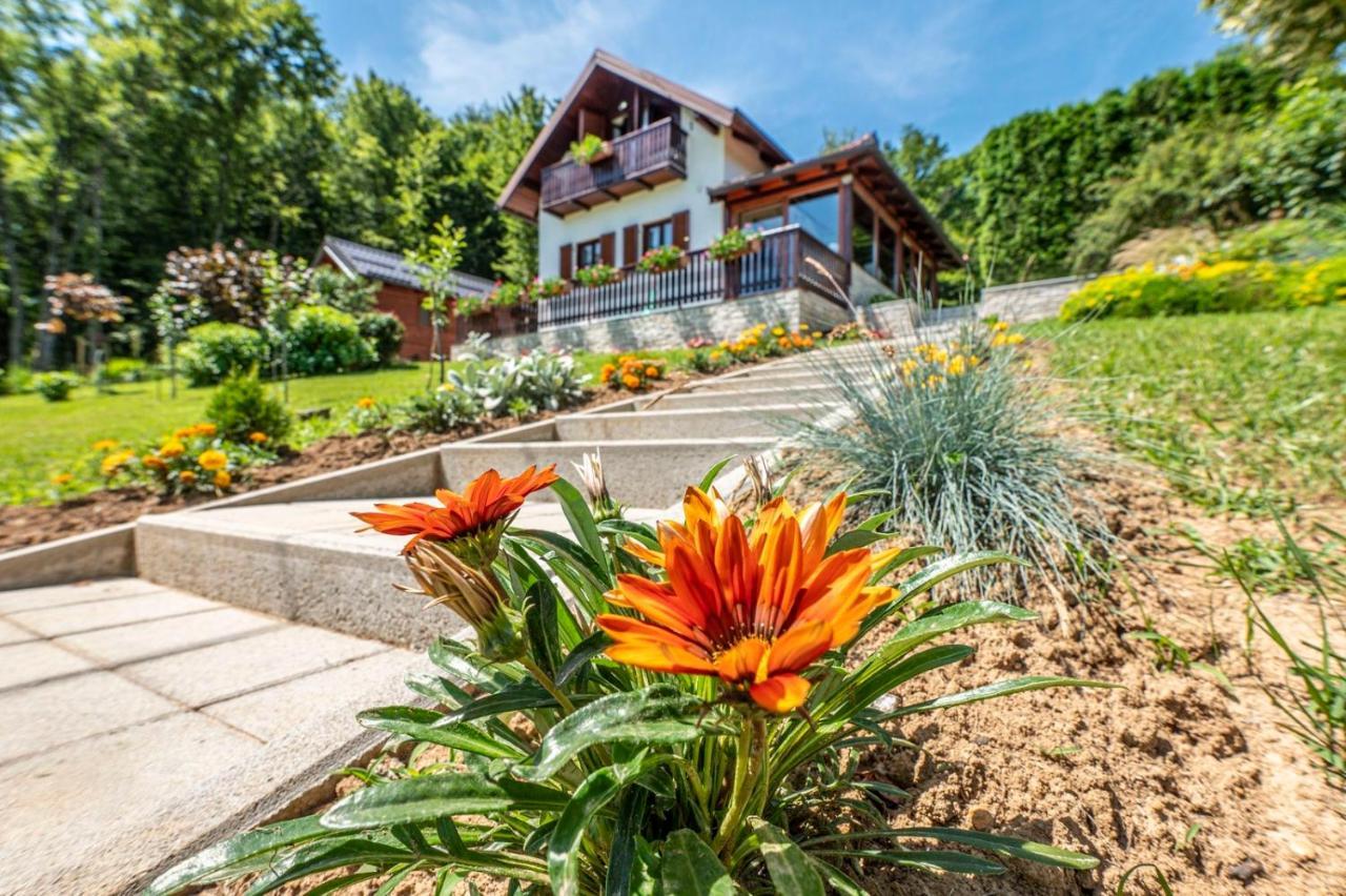 Holiday Home Mare Near River Karlovac Extérieur photo